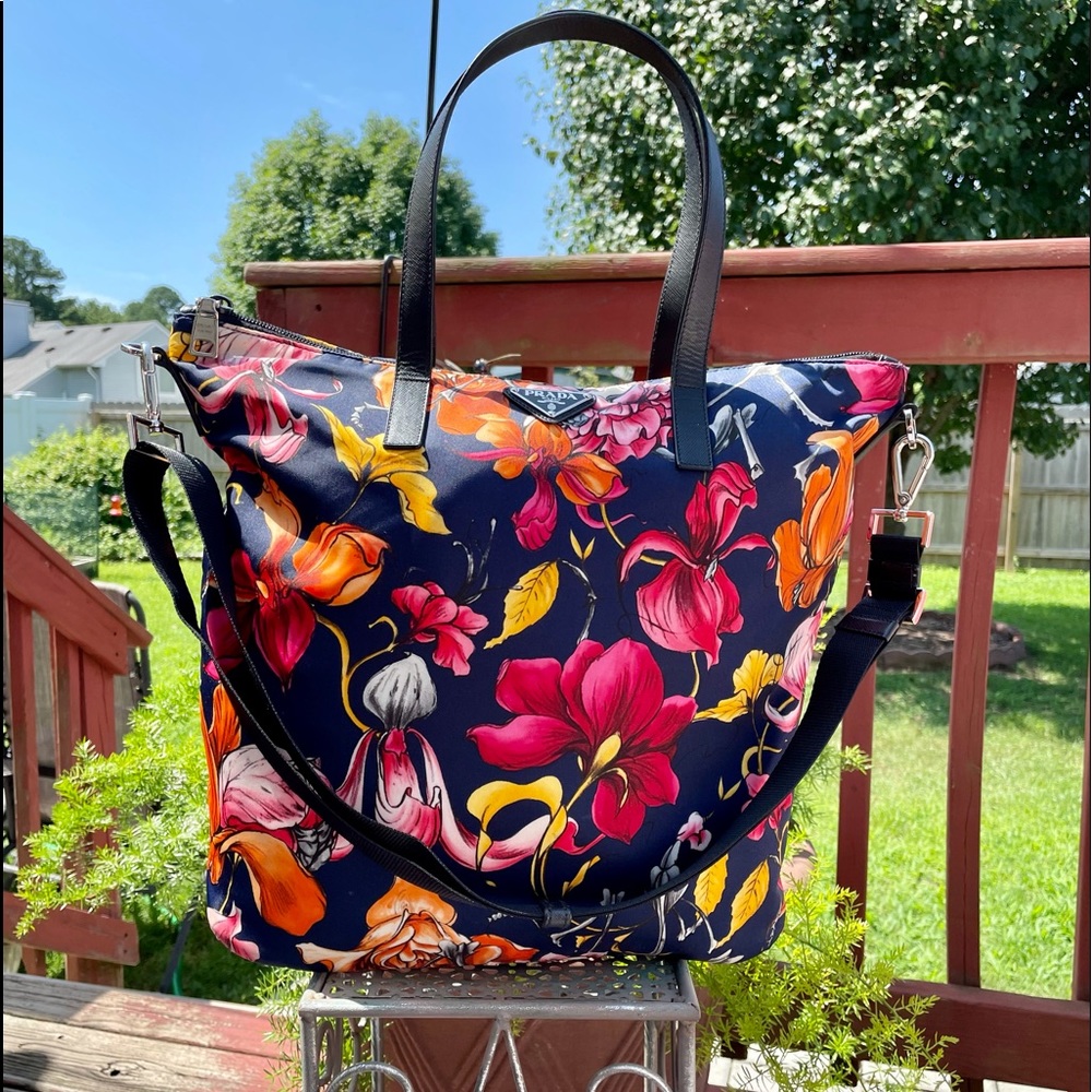 Gorgeous PRADA 2 Way Shoulder Bag